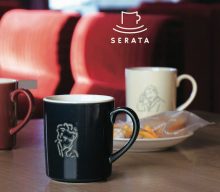 20260406【エルコミューン】偉人たちをマグカップに添えて